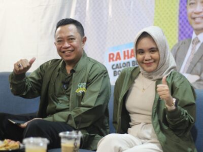 Ra Hamid (Kiri) Bersama Gina Belanza (Kanan) dalam acara Launching Komunitas Kawula Bangsa pada Selasa malam, (24/09/2024) di Cafe Nyok Kelurahan Kotakulon Bondowoso.