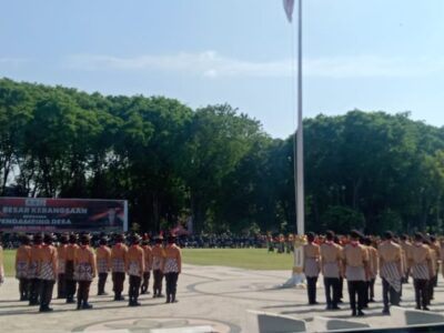 Apel kebangsaan bersama pendamping desa di alun-alun kota Bojonegoro, Jawa Timur, Selasa (17/9/2024).