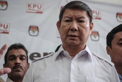 Wakil Ketua Dewan Pembina Partai Gerindra, Hasyim Djojohadikusumo bersama Reza Patria (Kiri) dan Habiburrokhman (Kanan)