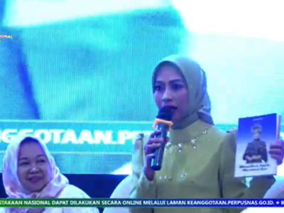 Sri Bahlil dalam acara Seminar Literasi bertema Meningkatkan Peran Perempuan dalam Membangun Budaya Literasi di Lingkungan Keluarga dan Komunitas pada Senin (25/11/2024),