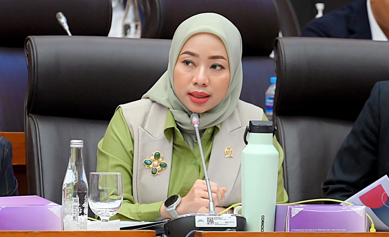 Anggota Komisi XII DPR RI, Ratna Juwita