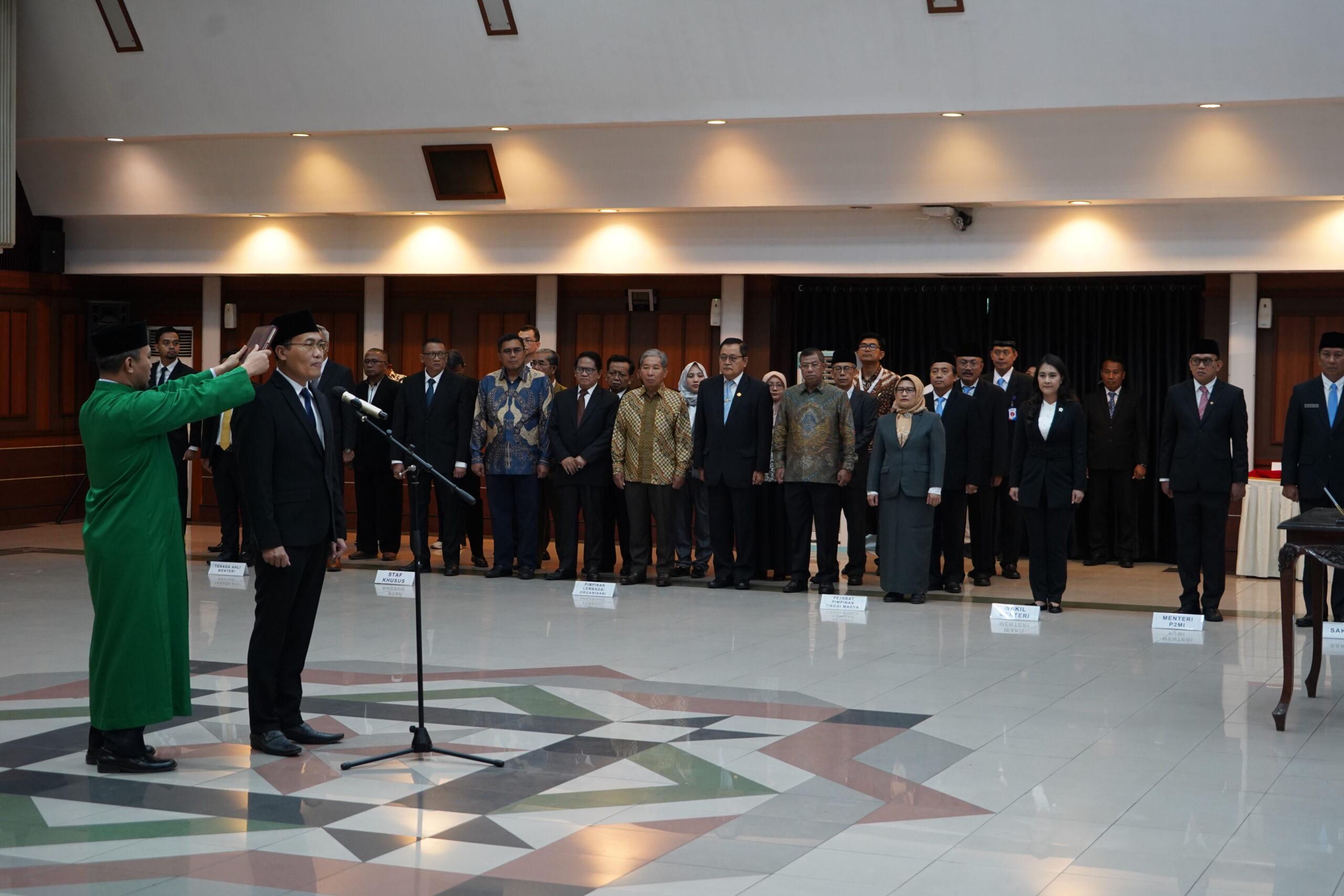 Prof.Budi Setiyono saat prosesi pelantikan Sekretaris Kementerian Kependudukan dan Pembangunan Keluarga/BKKBN pada Senin (6/1/2025).