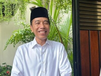 Presiden ke-7 Republik Indonesia Joko Widodo di kediamannya di Solo.