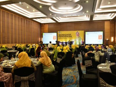Workshop Pendidikan bertema “Pendidikan untuk Semua: Peran Perempuan dalam Meningkatkan Mutu Pendidikan” yang diselenggarakan oleh DPP Pengajian Al-Hidayah di Jakarta, Minggu (4/5).