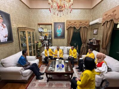 Pengurus DPP Partai Golkar yang dipimpin Bahlil Lahadalia melakukan silaturahmi ke Sri Sultan Hamengkubowono X di Yogyakarta, Minggu (18/5/2025).
