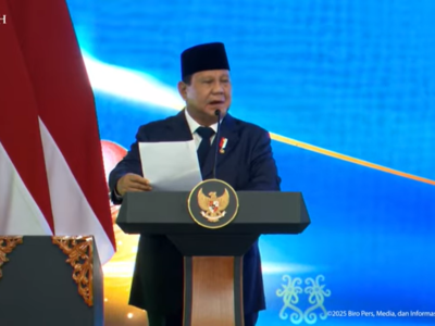 Presiden Prabowo Subianto dalam acara pengukuhan Hakim Mahkamah Agung RI, Rabu (12/6). Sumber : Youtube Sekretariat Presiden.
