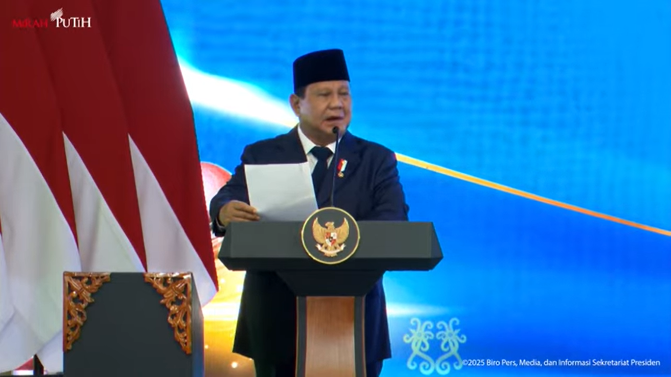 Presiden Prabowo Subianto dalam acara pengukuhan Hakim Mahkamah Agung RI, Rabu (12/6). Sumber : Youtube Sekretariat Presiden.