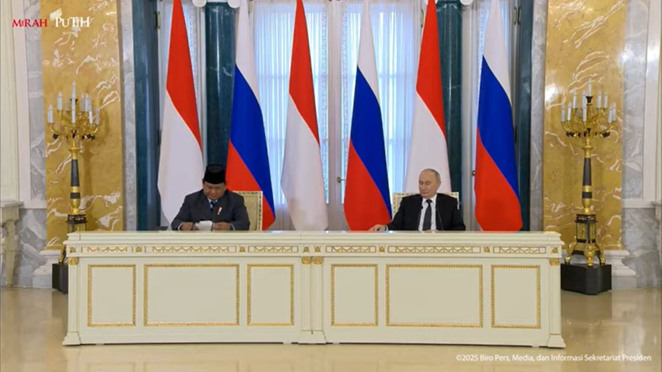 Presiden Putin Terima Presiden Prabowo di Istana Konstantinovsky, St. Petersburg, 19 Juni 2025. Sumber : Youtube Sekretariat Presiden.