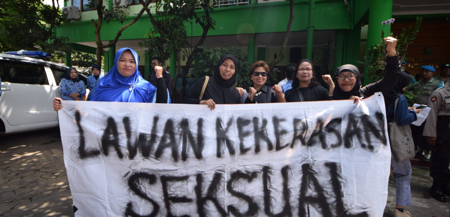Demonstrasi anti kekerasan seksual