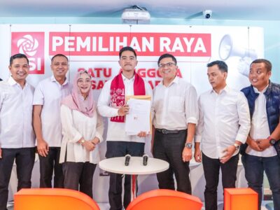 Kaesang Pangarep (tengah)