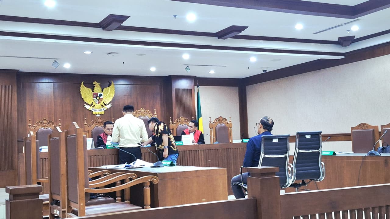 Sidang gugatan pemutusan hubungan kerja (PHK) sepihak dua karyawan PT Sindonews Portal Indonesia (SPI) MNC Group, Sabir dan Muhibudin Kamali, di Pengadilan Negeri Jakarta Pusat, Kamis (2/10/2025).